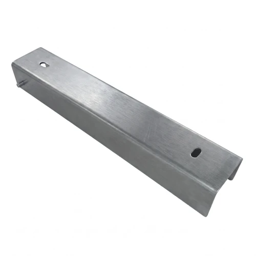 C-profil forbindelsesstykke beslag til sokkelmur 300x50 galvaniseret GPV-700-54 (1)